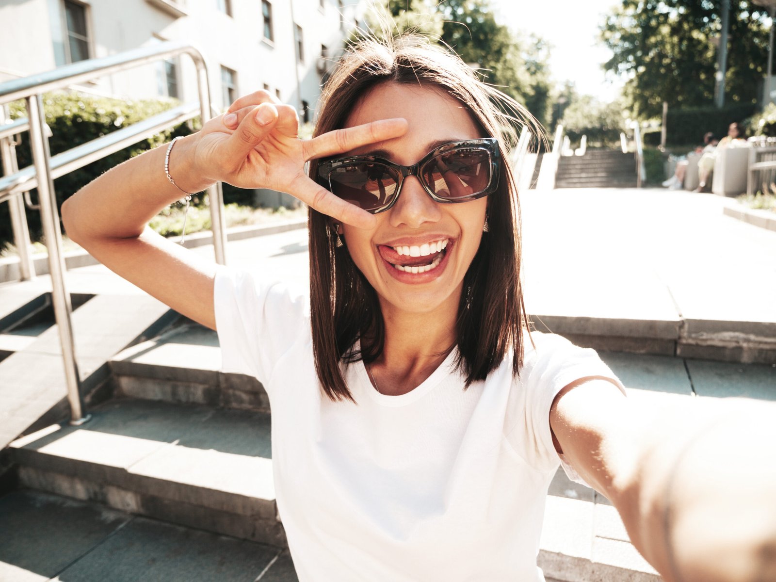 Filters Off, Aligners On: Invisalign Confidence in Every Photo 8 Filters Off, Aligners On: Invisalign Confidence in Every Photo